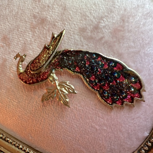 Vintage Bird Brooch Pin Glittering Peacock w/Leaf Red, Orange & Yellow Feathers - Picture 4 of 10